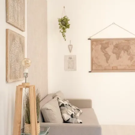 White Fanti Apartment *