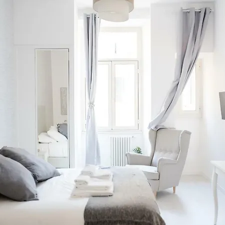 White Fanti Apartment Rome