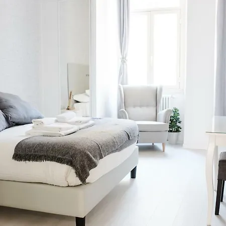 White Fanti Apartment Rome