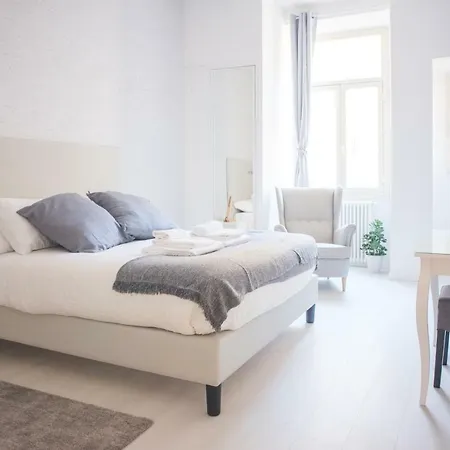 White Fanti Apartment *