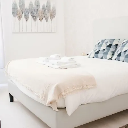 White Fanti Apartment *