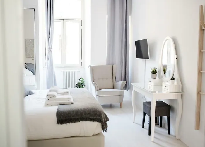 White Fanti Апартаменты *